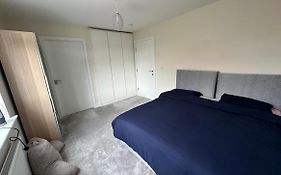 Pvt Ensuite Room ,25 Mins Train To City Center